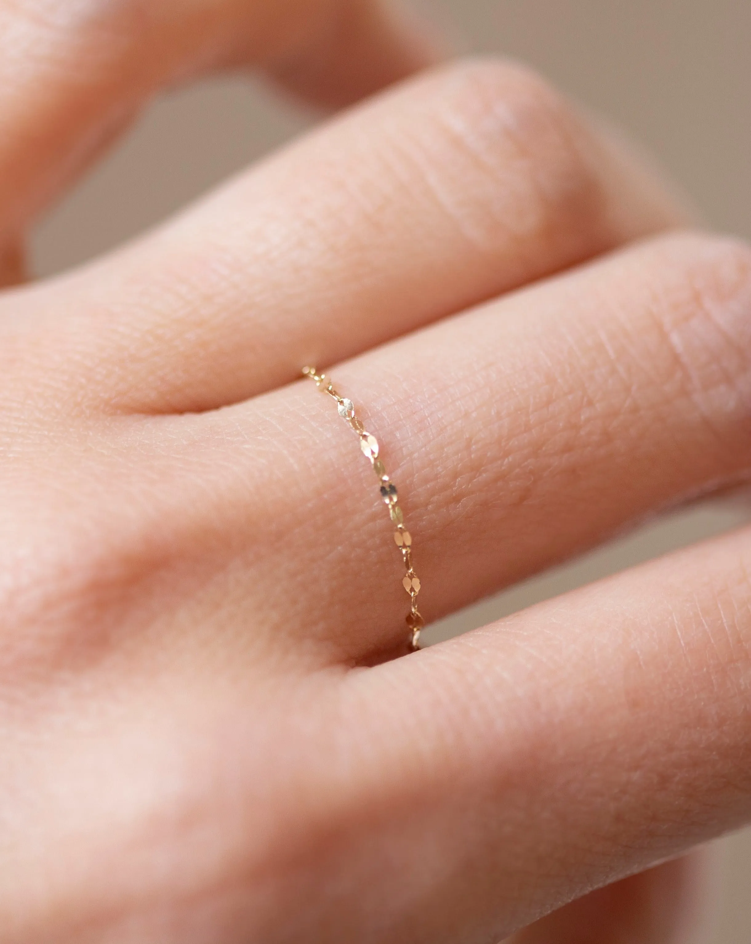 14k Dainty Dapped Chain Ring