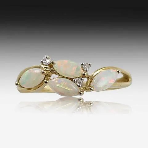 14kt Yellow Gold Opal ring