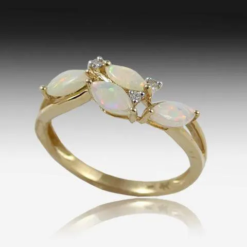 14kt Yellow Gold Opal ring