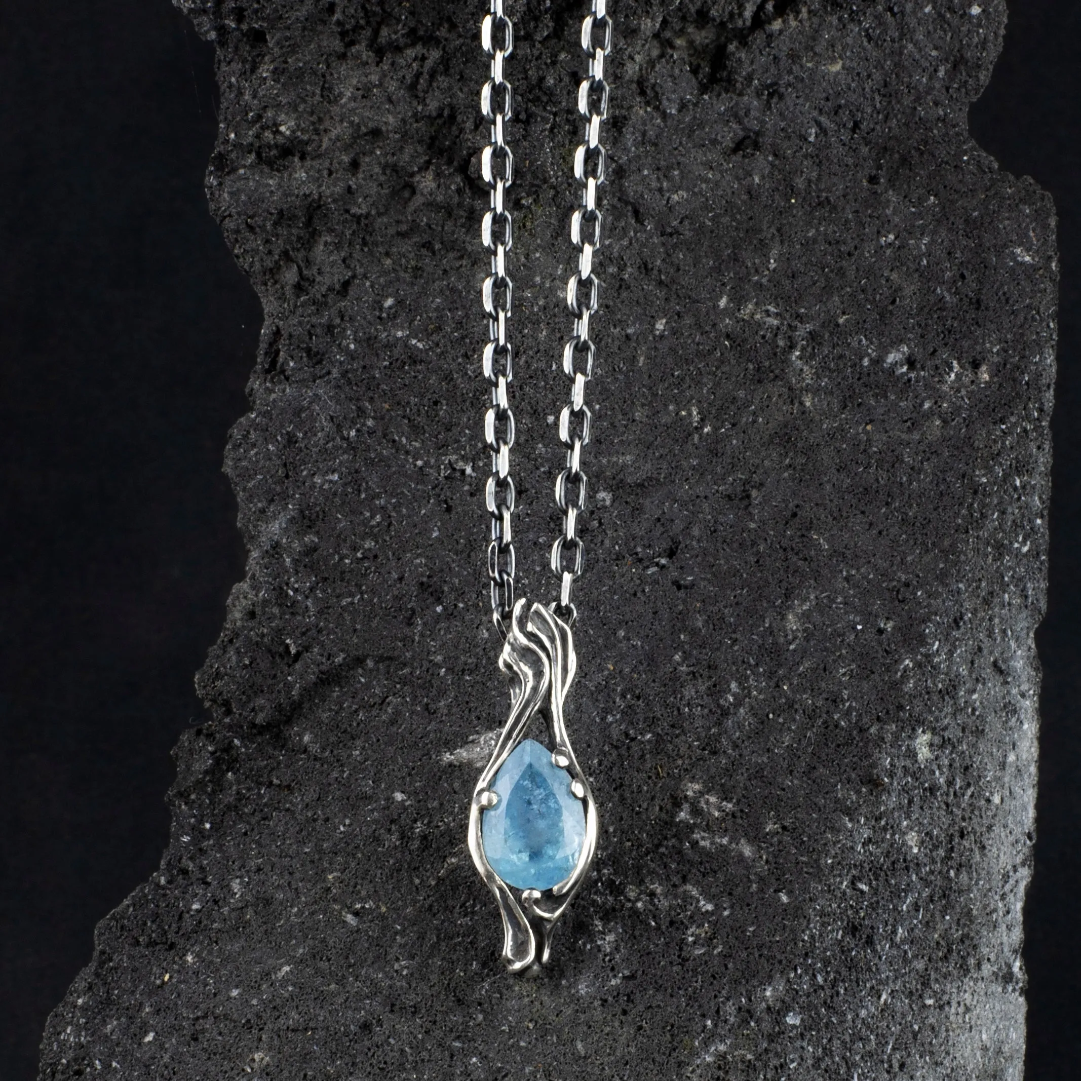 Aquamarine drop pendant