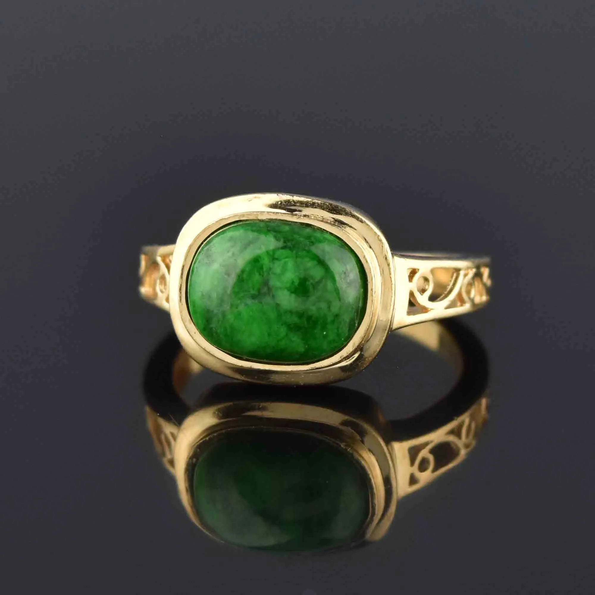 Burmese Maw Sit Sit Ring in 14K Gold, Green Jadeite