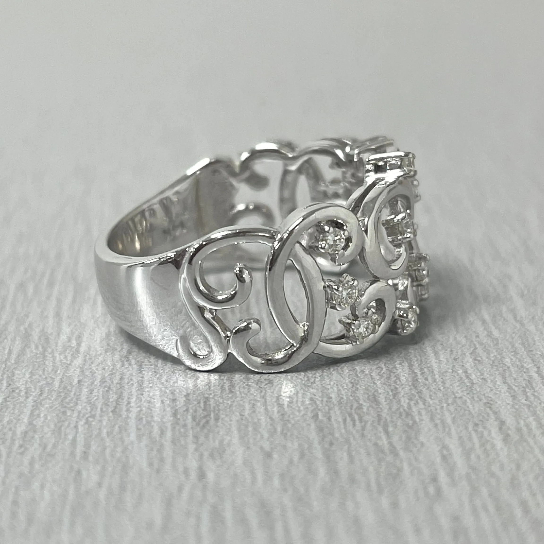 Curves Diamond Band (0.20 ct Diamonds) in White Gold