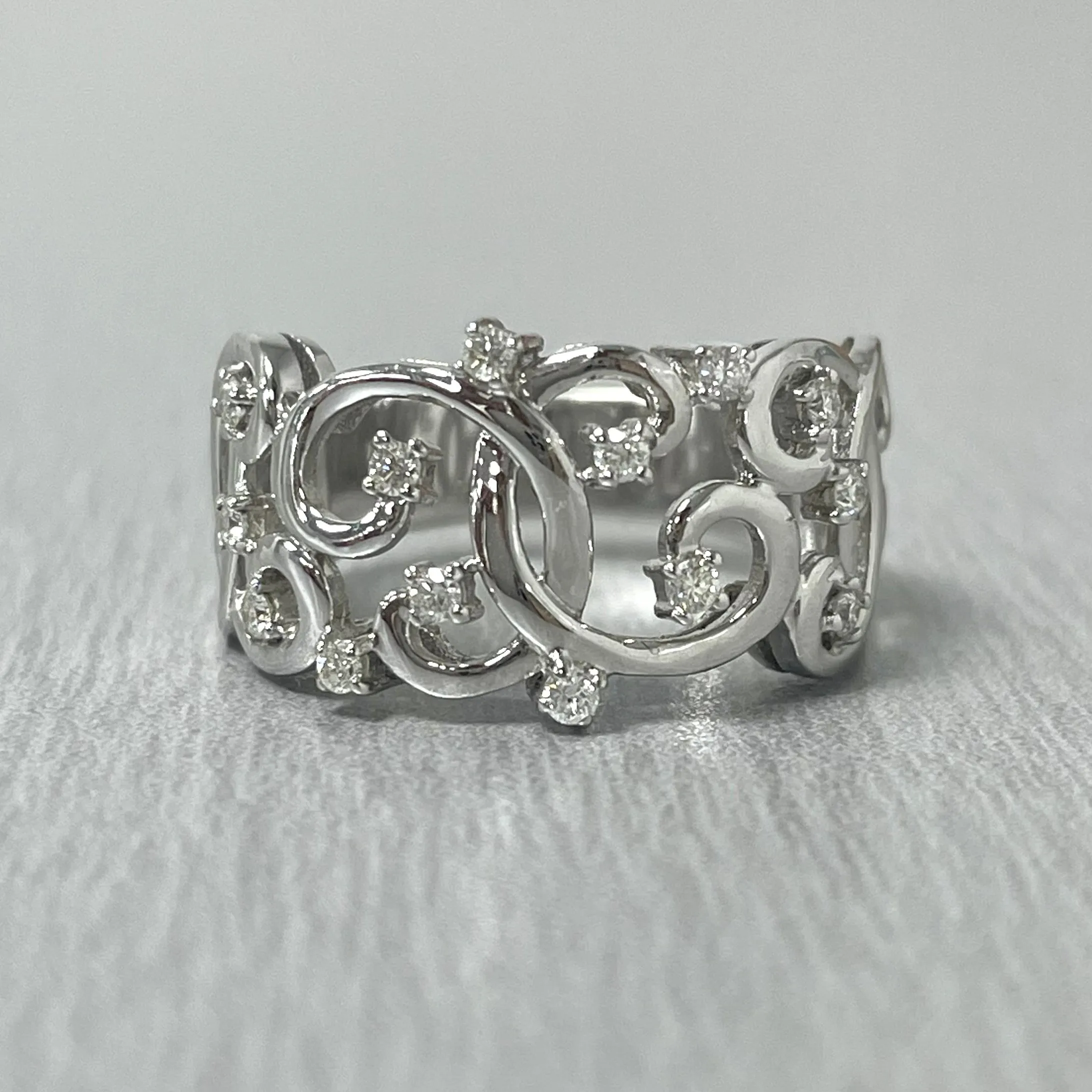 Curves Diamond Band (0.20 ct Diamonds) in White Gold