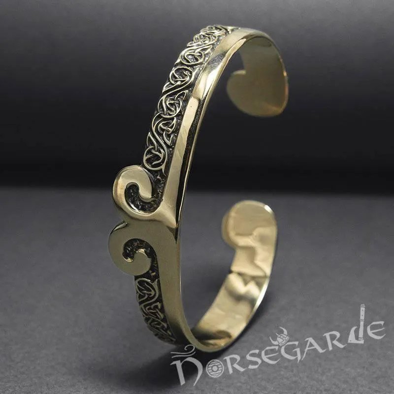 Handcrafted Floral Pattern Arm Ring - Bronze