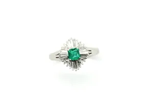 Platinum Dimond and Emerald Ballett Ring