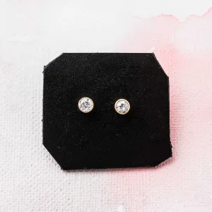 White Topaz Stud Earrings in 14k Gold, 4mm